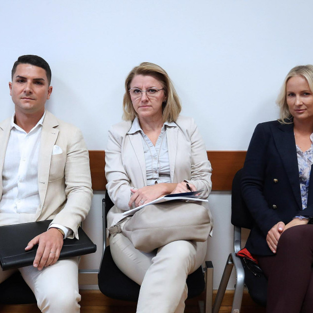 Luka Grgo Matak (lijevo), prevoditeljica (u sredini), Adriana Matak (desno) na Općinskom kaznenom sudu u Zagrebu 