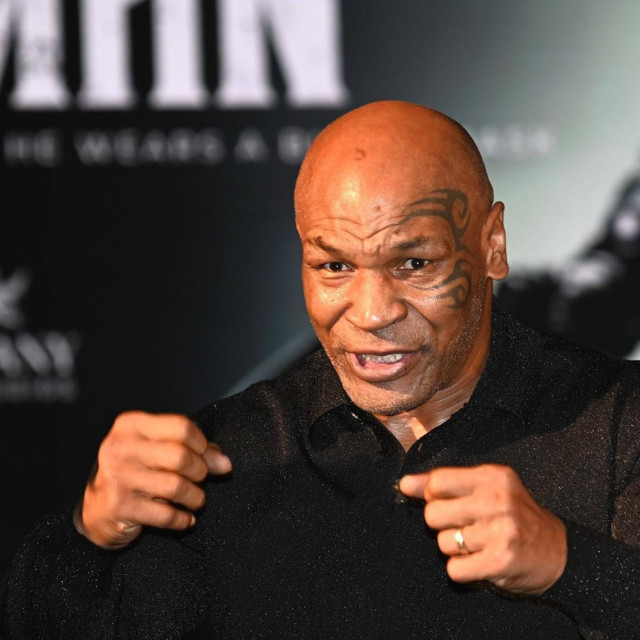  Mike Tyson 