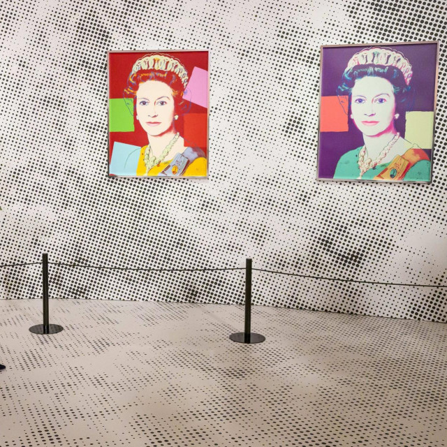 Izložba ‘Queens by Andy Warhol‘

‘Reigning Queens‘ Andyja Warhola