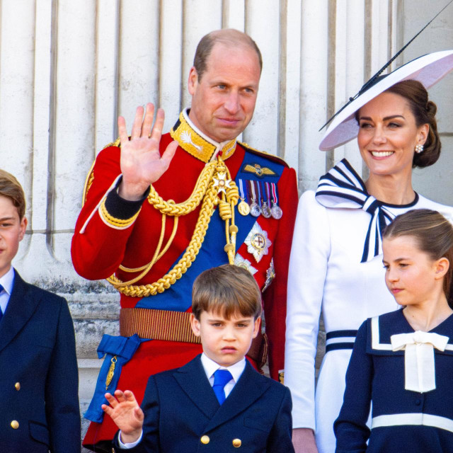 Princ William i njegova supruga Catherine s djecom Georgeom, Charlotteom i Louisom