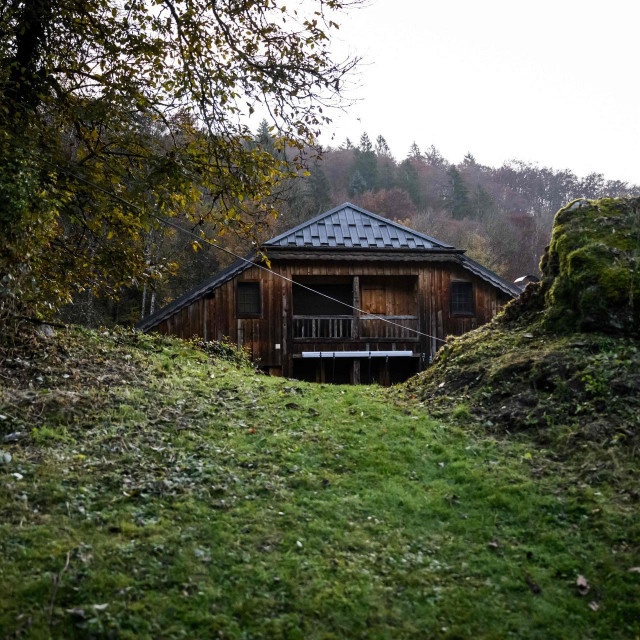 Obiteljska kuća u kojoj su živjela djeca