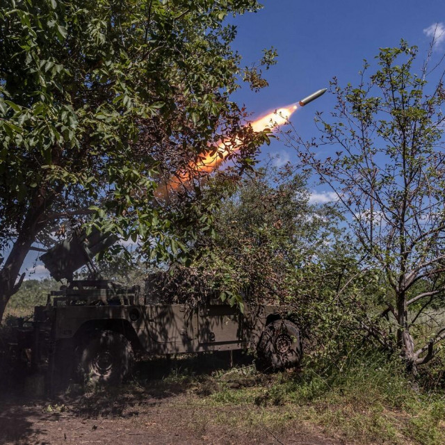 Ispaljivanje rakete iz sustava RAK-12 koji koriste ukrajinske snage