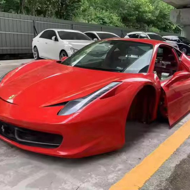 Ferrari se prodaje na Alibabi