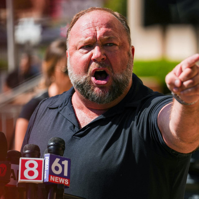 Alex Jones, vlasnik Infowarsa