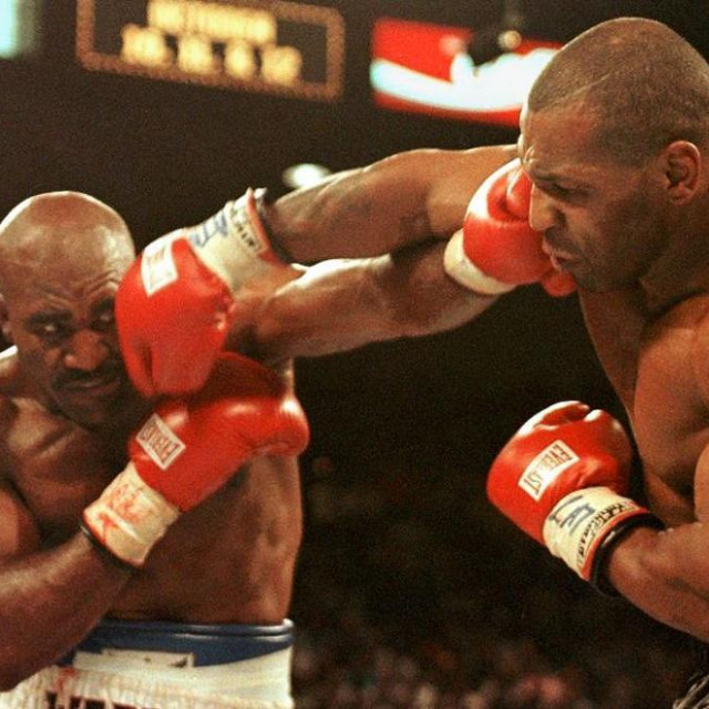 Mike Tyson vs Evander Holyfield