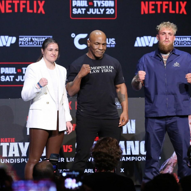 S lijeva na desno: Katie Taylor, Mike Tyson, Jake Paul, Amanda Serrano