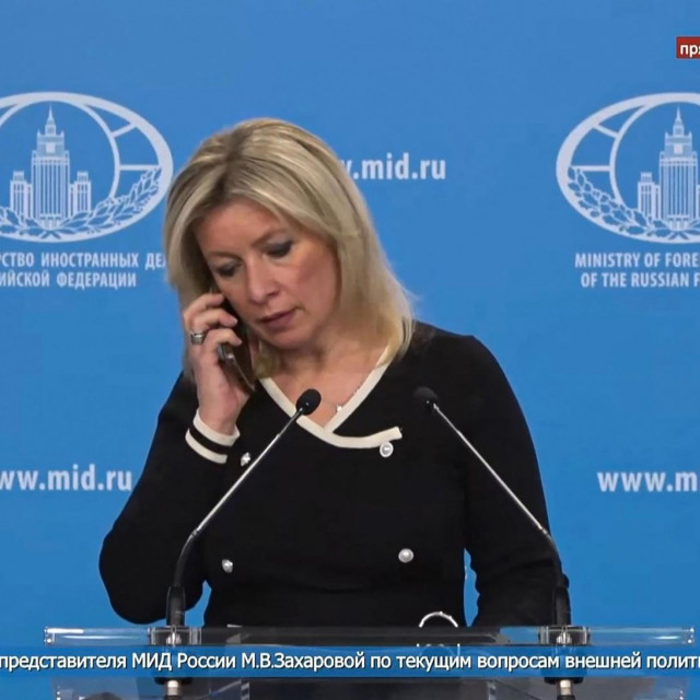 Ruska glasnogovornica zaprimila je telefonski poziv s uputama tijekom konferencije