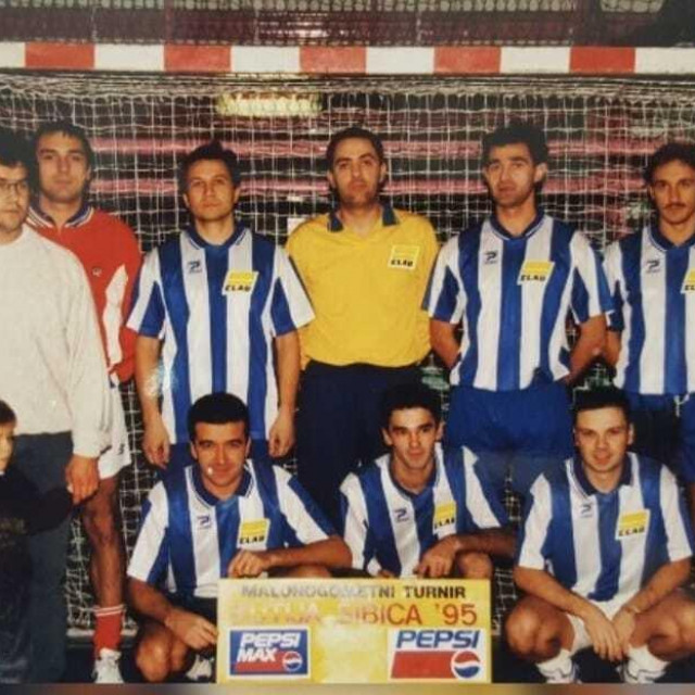 KŠ 1995., 1/4 finale

Stoje: D.Tarade,N.Vuco, B.Bijader, D.Vrbanović, B.Čičak, I.Papić-Duvno, I.Mikulčić

Čuče: D.Reljanović, pok. D.Grubišić-Čabo, S.Jančiković