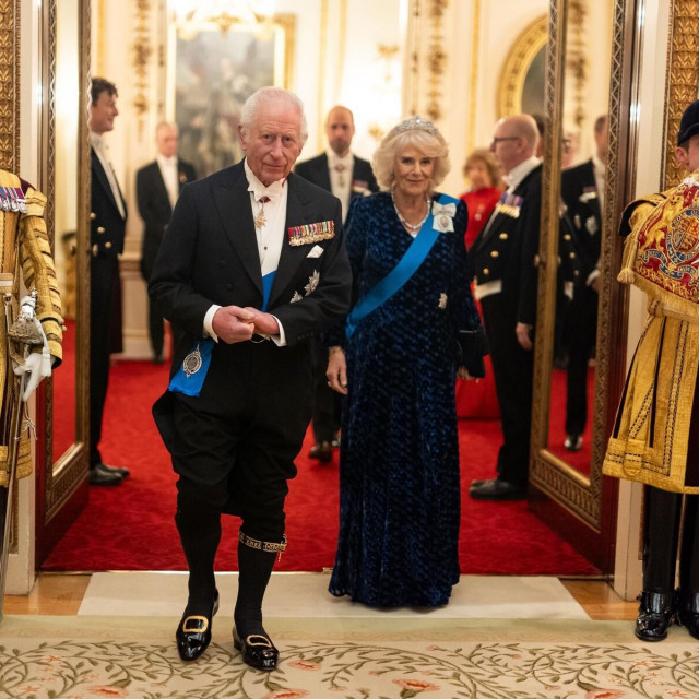 Kralj Charles III. i kraljica Camilla na slavlje su pozvali čak 45 članova svoje uže, ali i šire obitelji