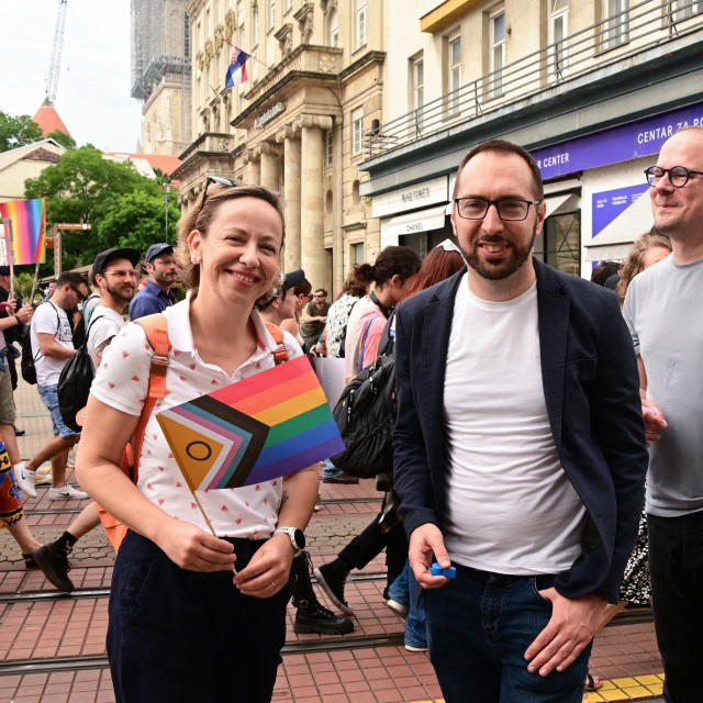 Povorka ponosa LGBTIQ zajednice, osoba i duginih obitelji pod sloganom Zajedno za trans prava.
Na fotografiji: Danijela Dolenec i Tomislav Tomašević
 