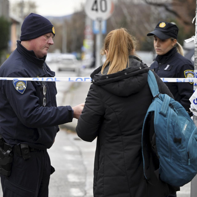 Stravičan napad u Osnovnoj školi Prečko