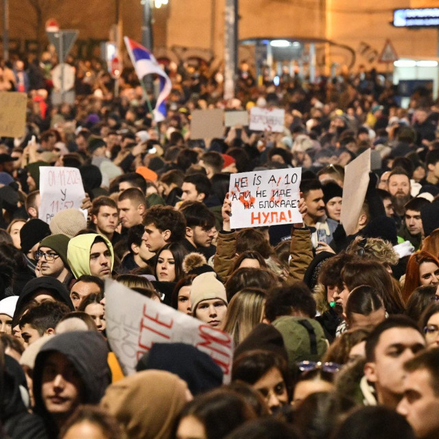 Veliki prosvjed građana i studenata u Beogradu