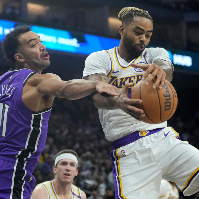 D‘Angelo Russell (bijeli dres) odigrao je zadnju utakmicu za Lakerse 