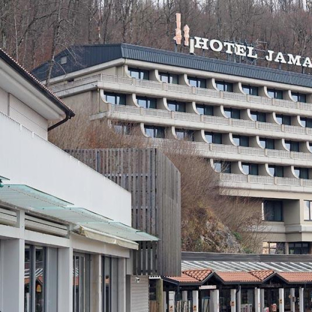 Hotel Jama