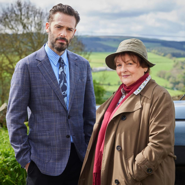 Brenda Blethyn i David Leon, kao Vera i Joe