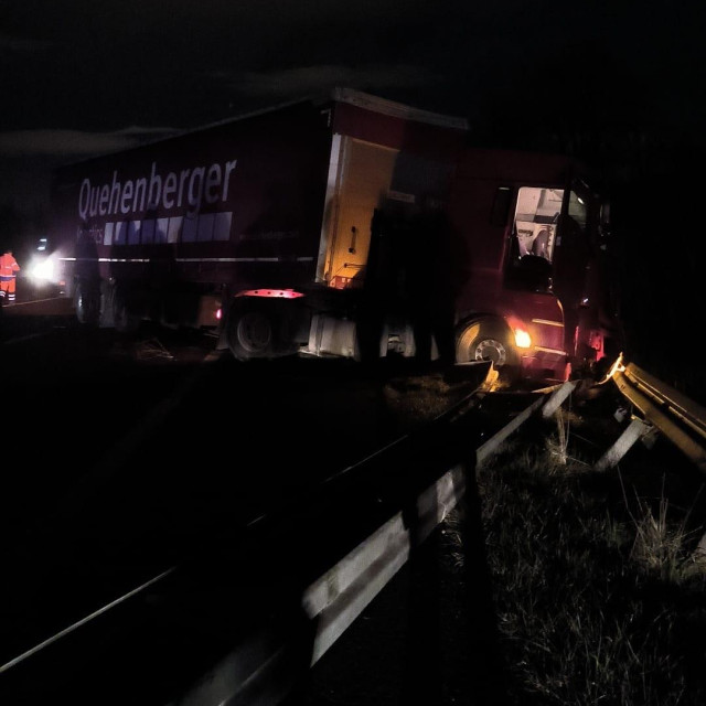 Prometna nesreća na autocesti A1 između čvora Donja Zdenčina i naplate Lučko