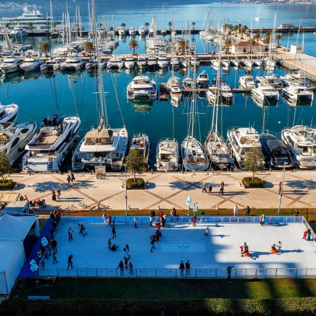 Porto Montenegro klizalište Ice Wonderland 