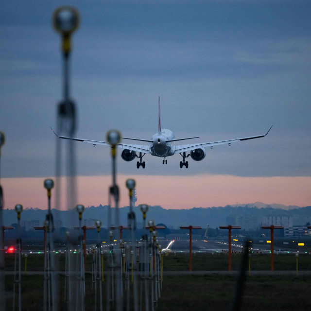 Air France Airbus A220-300 slijeće na aerodrom u Toulouseu