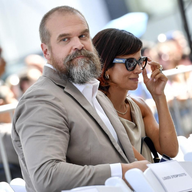 David Harbour i Lily Allen