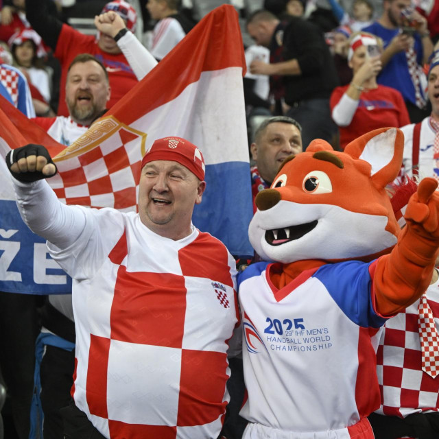 Hrvatski navijači u Areni