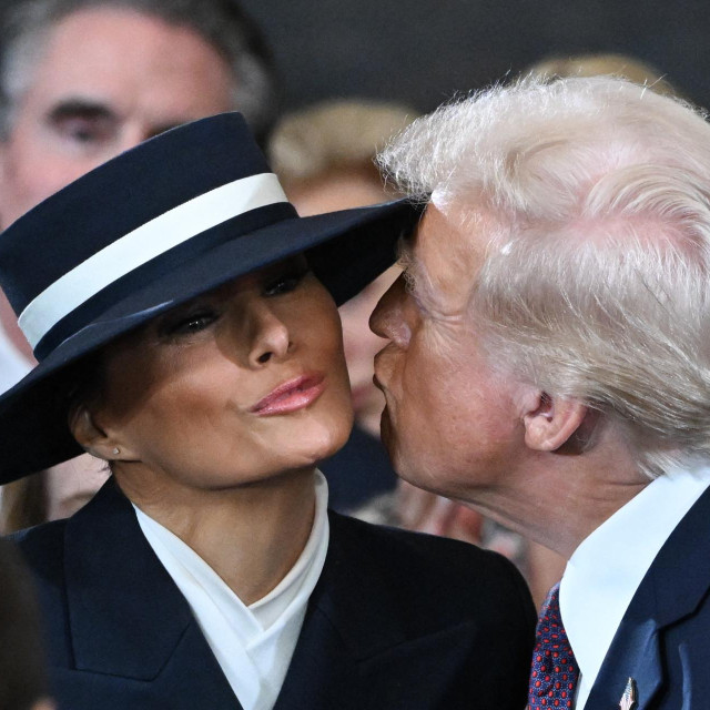 Donald Trump ljubi Melaniju