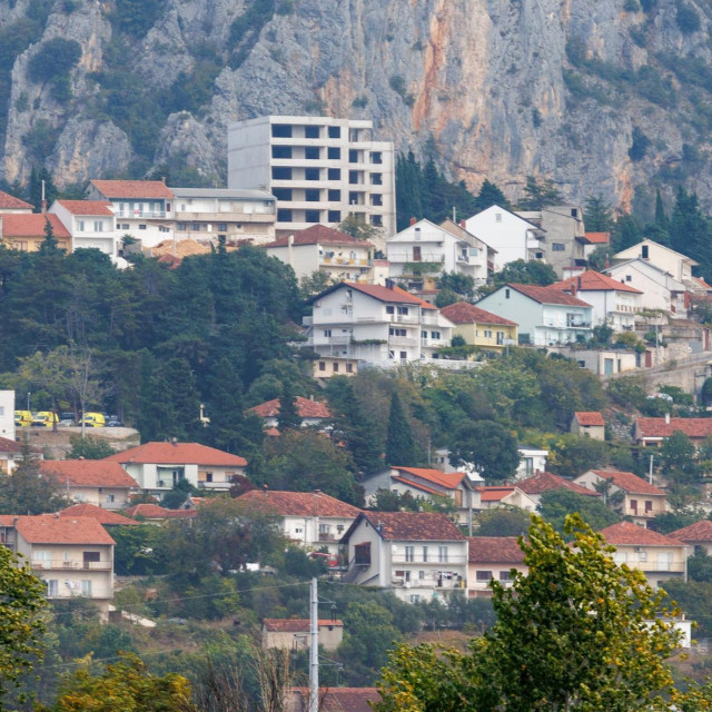 Imoćani zgradu nazivaju ‘kulom stražarom‘ ili ‘Imotski tower‘