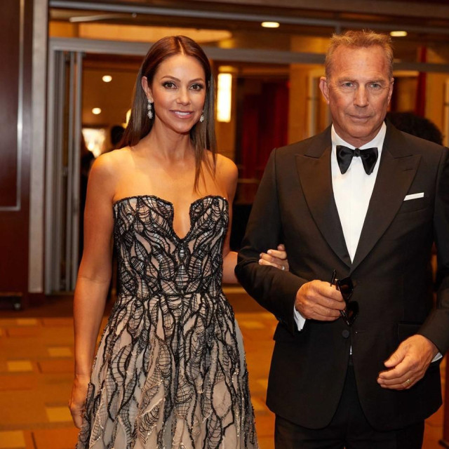 Kevin Costner i Christine Baumgartner