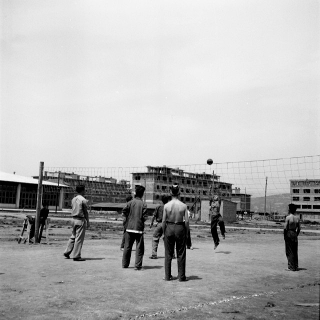 Naselje za poduzeće Rade Končar u izgradnji/
Milan Pavić, Zagreb, kraj svibnja 1951.