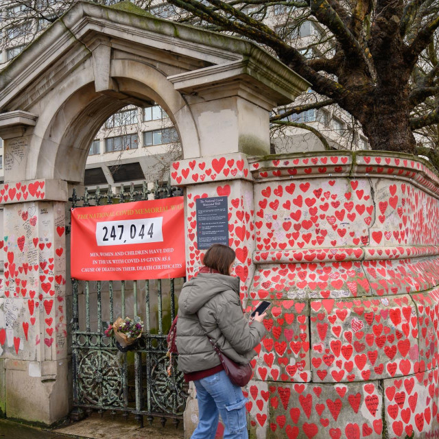 National Covid Memorial Wall u Londonu