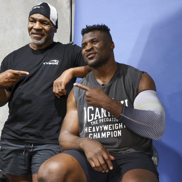 Mike Tyson i Francis Ngannou