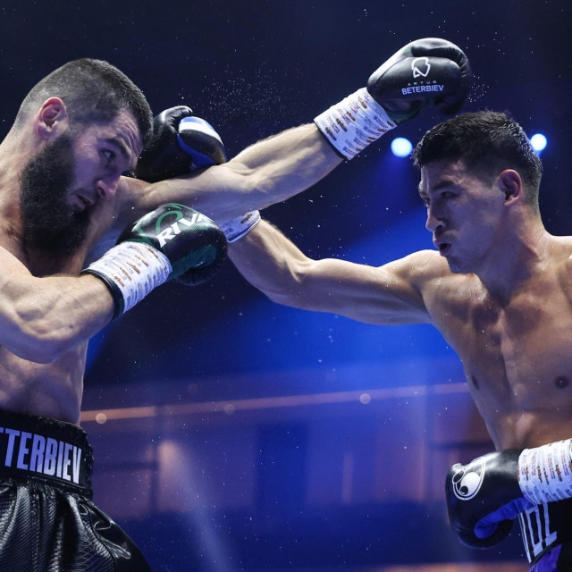  Artur Beterbiev vs. Dmitry Bivol 