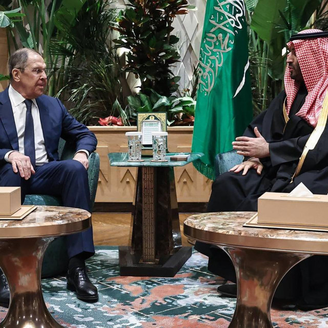 Sergei Lavrov i princ Mohammed bin Salman na sastanku u Rijadu