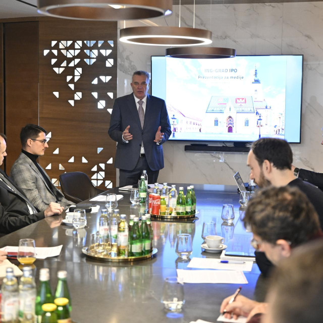 Briefing Uprave ING-GRAD-a, na čelu s predsjednikom Uprave Branislavom Brizarom, o perspektivi kompanije u kontekstu planiranog izlaska na burzu.
Na fotografiji: Branislav Brizar
 