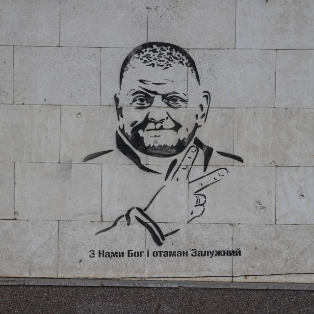 Mural Valeriju Zalužnom u Hersonu