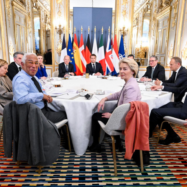 Emmanuel Macron, Ursula von der Leyen, Keir Starmer, Antonio Costa, Olaf Scholz, Mark Rutte, Mette Frederiksen, Giorgia Meloni i Donald Tusk