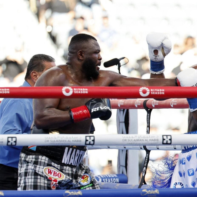 Martin Bakole (lijevo) vs. Jared Anderson