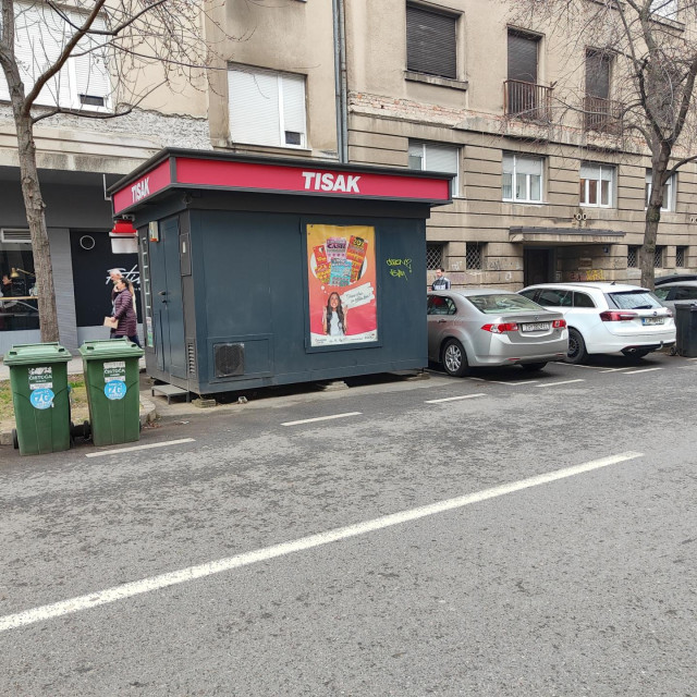 Prostor kioska zauzima dva parkirna mjesta u Martićevoj