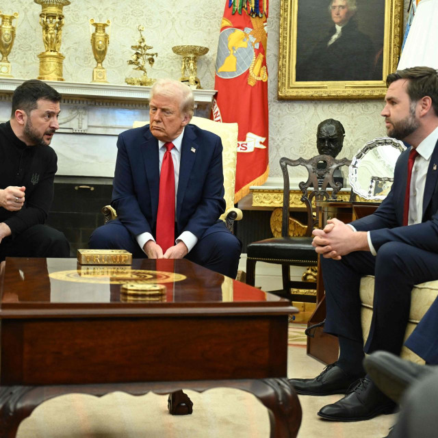 Volodimir Zelenski, Donald Trump i JD Vance tijekom sastanka u Ovalnom uredu