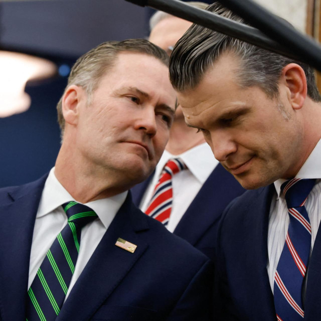 Mike Waltz (lijevo) i Pete Hegseth, američki ministar obrane