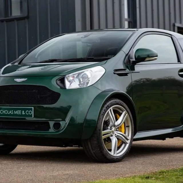 Aston Martin Super Cygnet V8