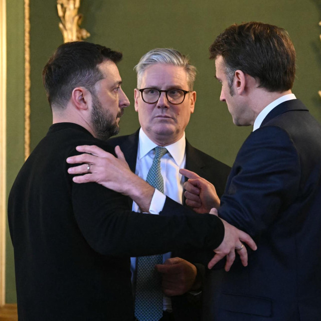 Volodimir Zelenski, Keir Starmer i Emmanuel Macron