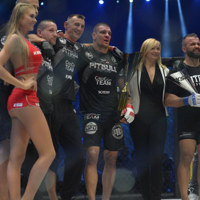 Arhiva/Ante Delija nakon pobjede u KSW-u s Cro Cop timom