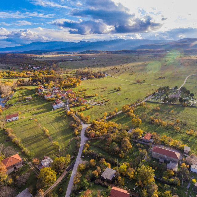 Općina Civljane nalazi se u blizini izvora rijeke Cetine