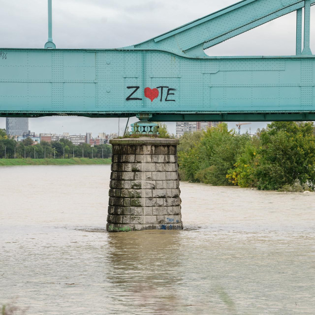 Arhivska snimka, povišen vodostaj rijeke Save u Zagrebu
 