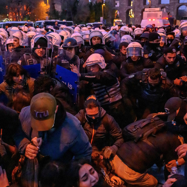 Sukob studenata s policijom u Istanbulu