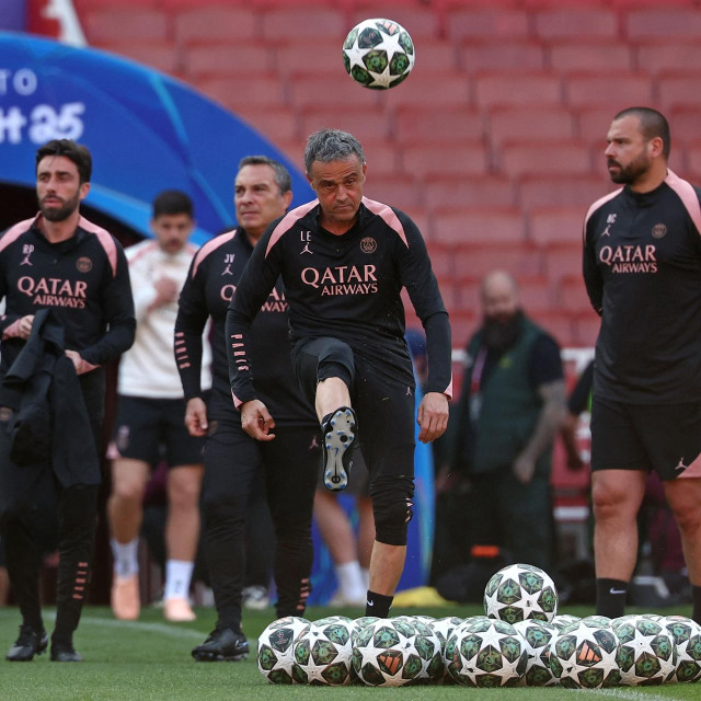 Luis Enrique na treningu PSG-a na Emiratesu