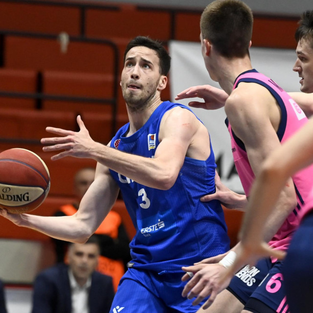 Cibona - Mega: Krešimir Radovčić