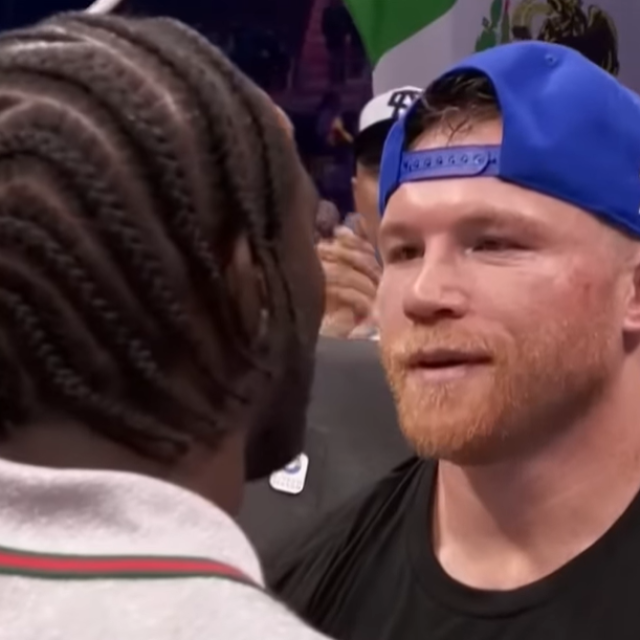 Terence Crawford (lijevo) i Canelo Alvarez (desno)