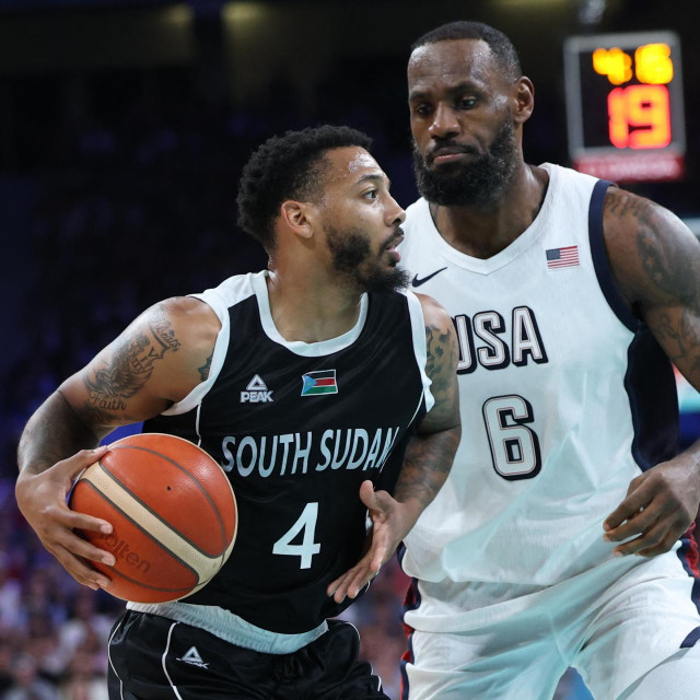 Carlik Jones i LeBron James