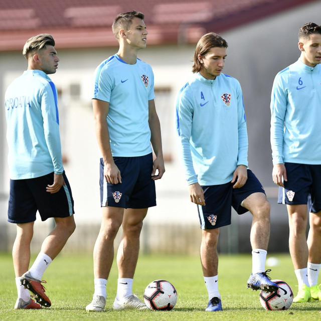 Trening U21 hrvatske nogometne reprezentacije 2018.: Stjepan Vego, Filip Benković i Ivan Šunjić
